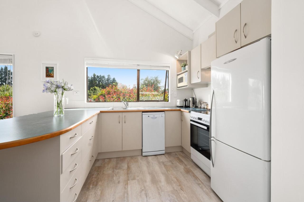 Waitahanui Lake House - Lake Taupo Holiday Home Exteriér fotografie